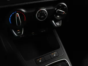 Kia  11