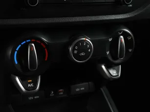 Kia  8