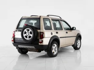 Land Rover  4