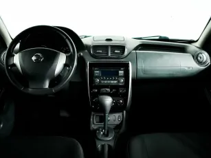 Nissan  10