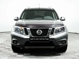 Nissan  2