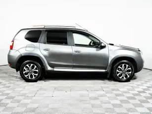 Nissan  4