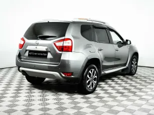 Nissan  5