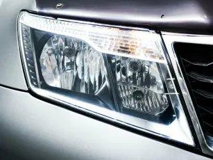 Nissan  7