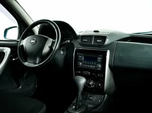 Nissan  9