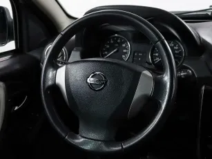 Nissan  10