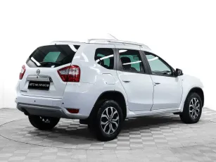 Nissan  5