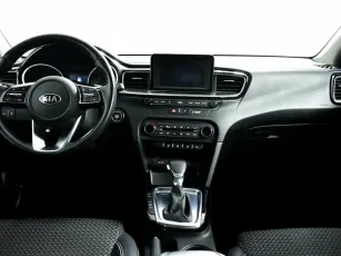 Kia  6