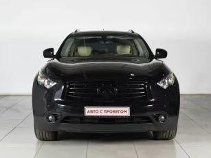 Infiniti  2