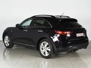 Infiniti  3