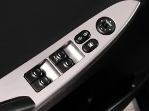Hyundai  11