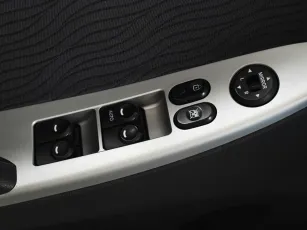 Hyundai  10