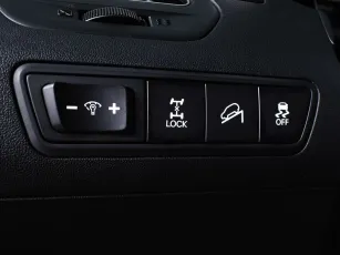 Hyundai  11