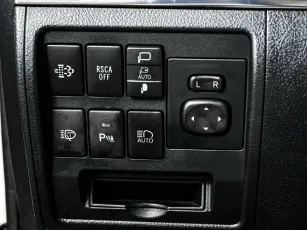 Toyota  13
