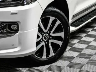 Toyota  5