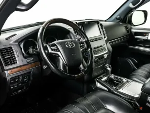 Toyota  8