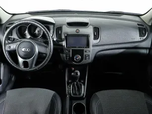 Kia  12