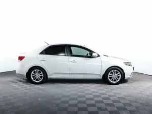 Kia  4