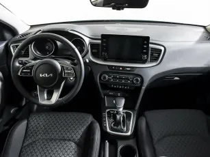 Kia  10