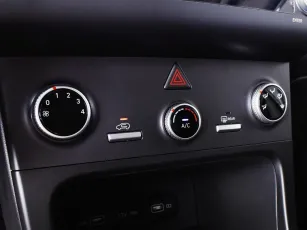 Hyundai  11
