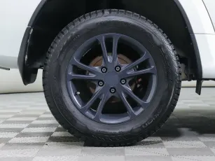 Nissan  5