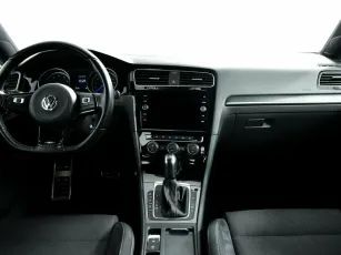 Volkswagen  8