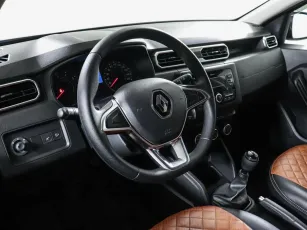 Renault  9
