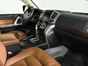 Toyota  8