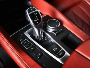 BMW  8