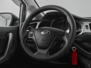 Kia  10
