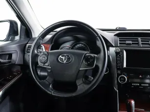 Toyota  11
