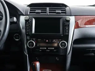 Toyota  12