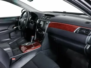 Toyota  8