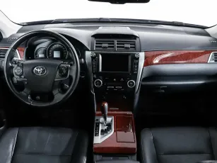 Toyota  9