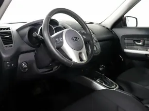 Kia  6
