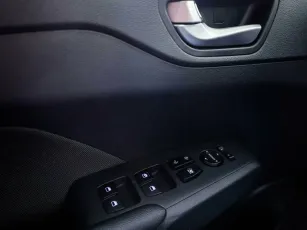 Hyundai  12