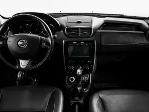 Nissan  8