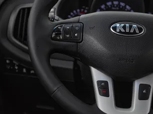 Kia  11