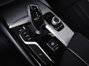 BMW  8