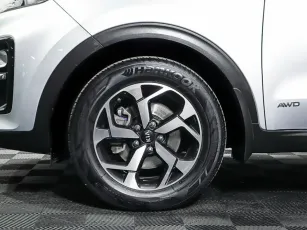 Kia  8