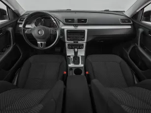 Volkswagen  8
