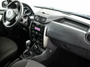 Nissan  5