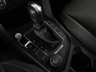 Volkswagen  8