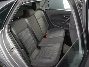 Volkswagen  8