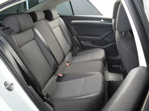 Volkswagen  9