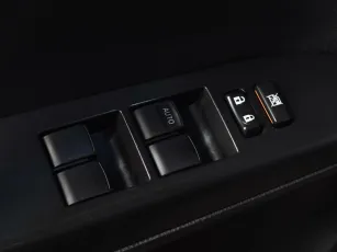 Toyota  9