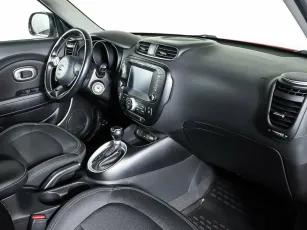Kia  10