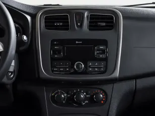 Renault  13