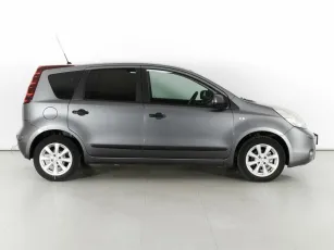 Nissan  4
