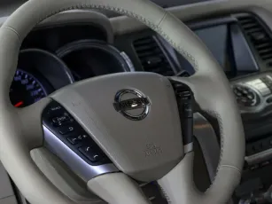 Nissan  10